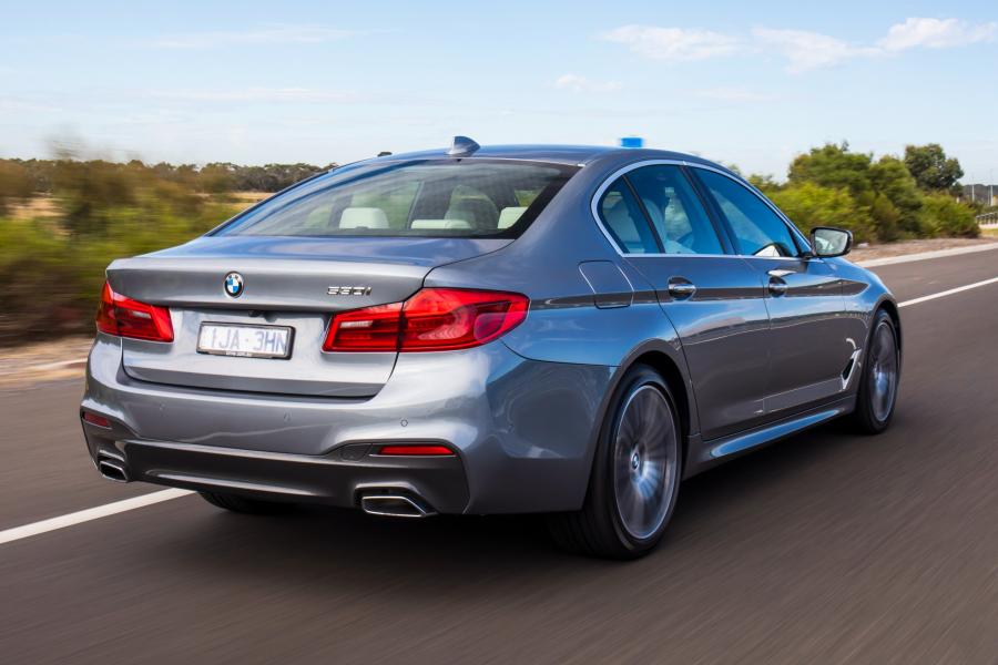  BMW 530i Sedan M Sport 2017 года  (AU) (фото 6 из 11)